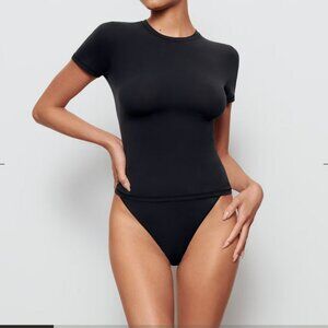 skims fits everybody short sleeve t shirt